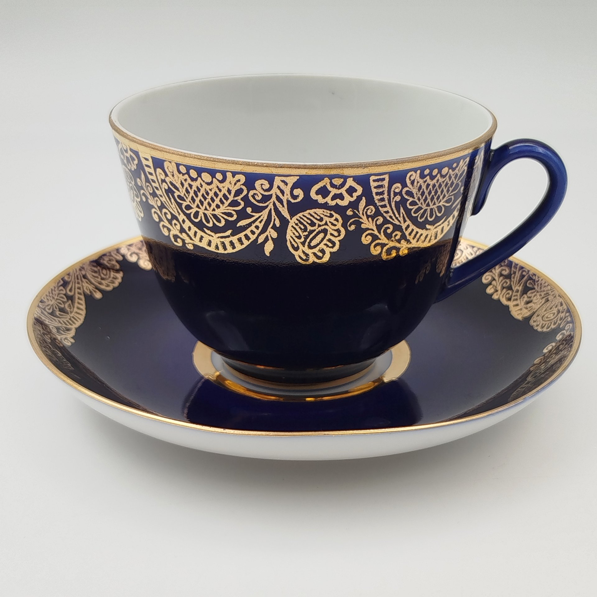 Пара чайная "Золотой фриз", фарфор, крытье кобальтом, Ленинградский фарфоровый завод (ЛФЗ), СССР, 1960-1970 гг.