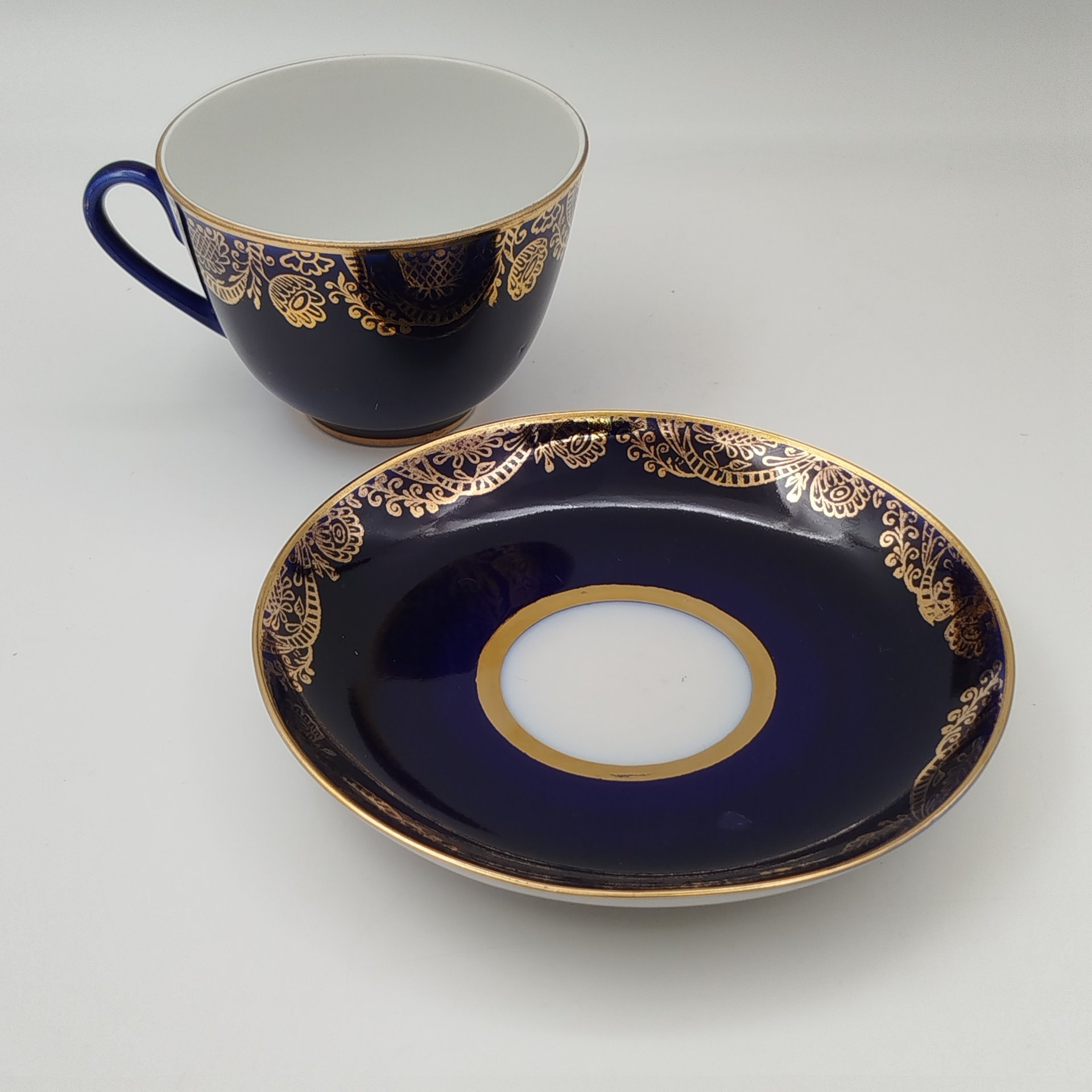 Пара чайная "Золотой фриз", фарфор, крытье кобальтом, Ленинградский фарфоровый завод (ЛФЗ), СССР, 1960-1970 гг.