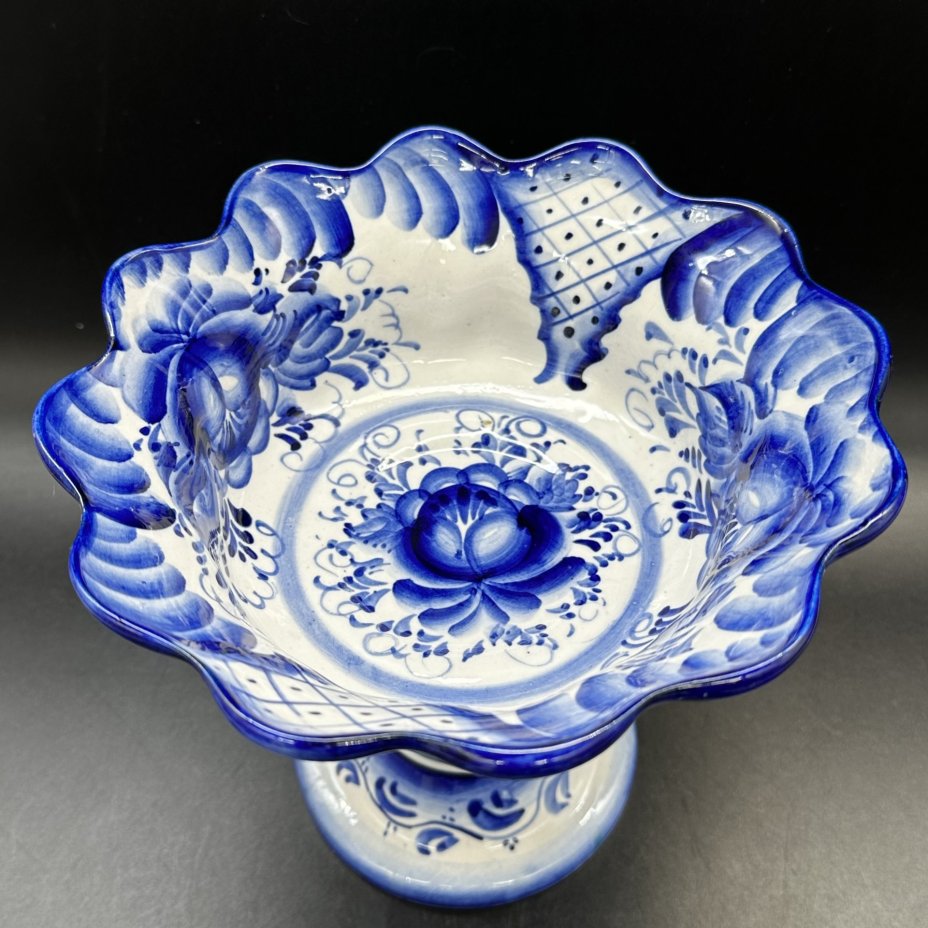 Ваза для фруктов с цветочным декором, Объединение «Гжель»