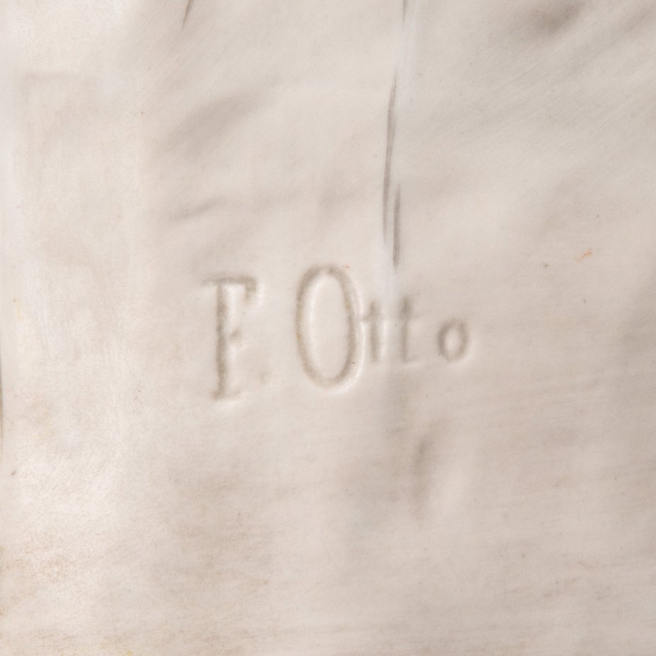 Статуэтка "Водонос" (крупная), дизайнер F. Otto, фарфор, роспись, Royal Dux, Чехословакия, 1918-1945 гг.