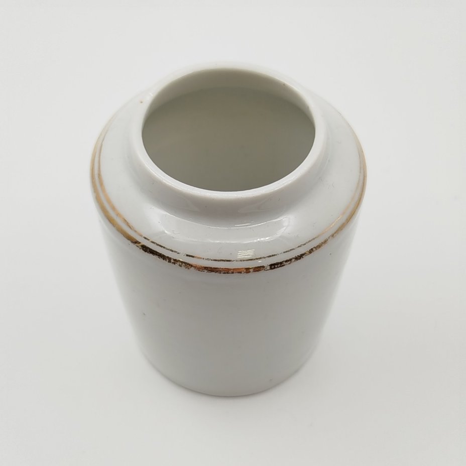 Горчичница с золотой окантовкой на тулове