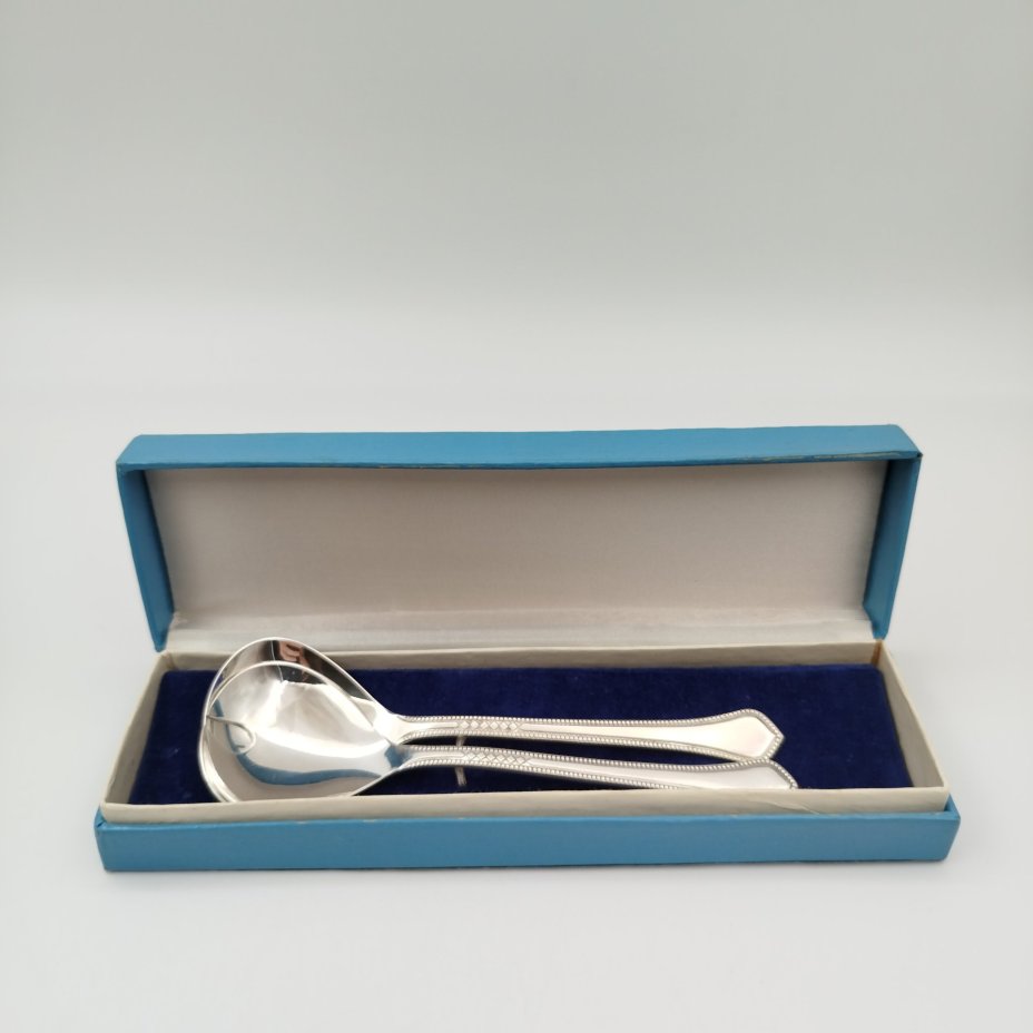 Набор сервировочный для салатов и десертов в футляре, мНЦ (медь-никель-цинк), картон (футляр), Таллинский ювелирный завод, СССР, 1970-1990 гг.