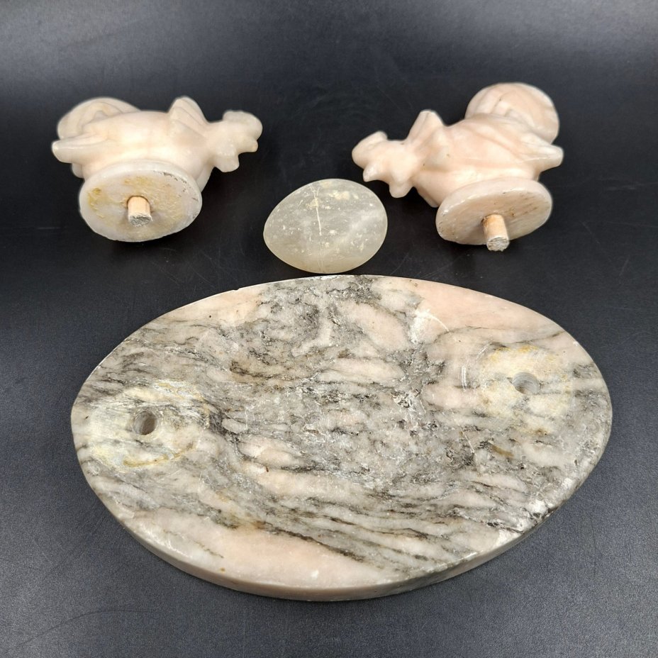 Украшение настольное (мелочница) "Курицы с яйцом", камень