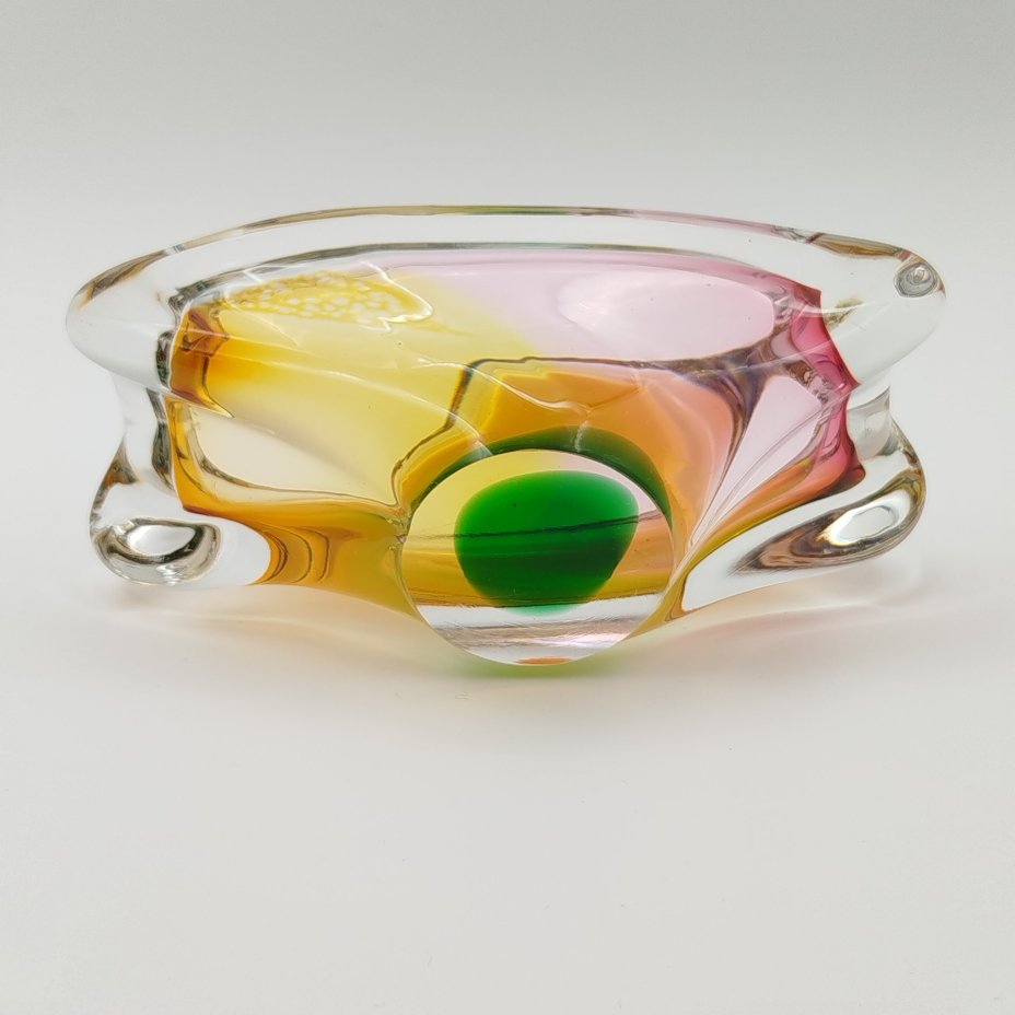 Пепельница зелено-желтого оттенка, автор Josef Rozinek (Йозеф Розинек), стекло, гутная техника, Borske Sklo, Чехословакия, 1960-1980 гг.