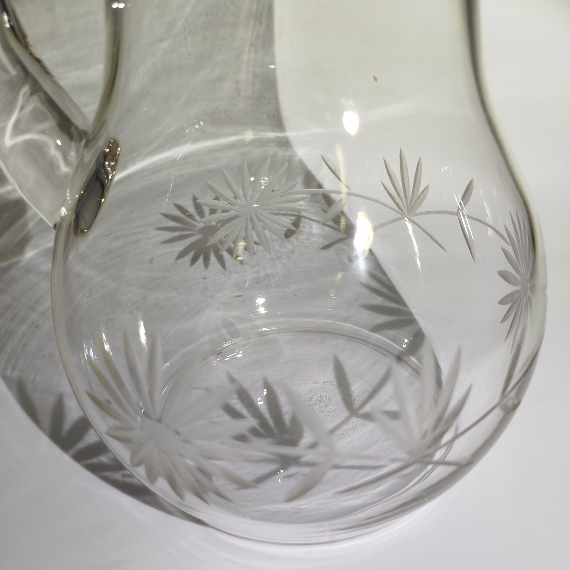 Кувшин, украшеный цветочным декором, стекло, алмазная грань, СССР, 1970-1990 гг.