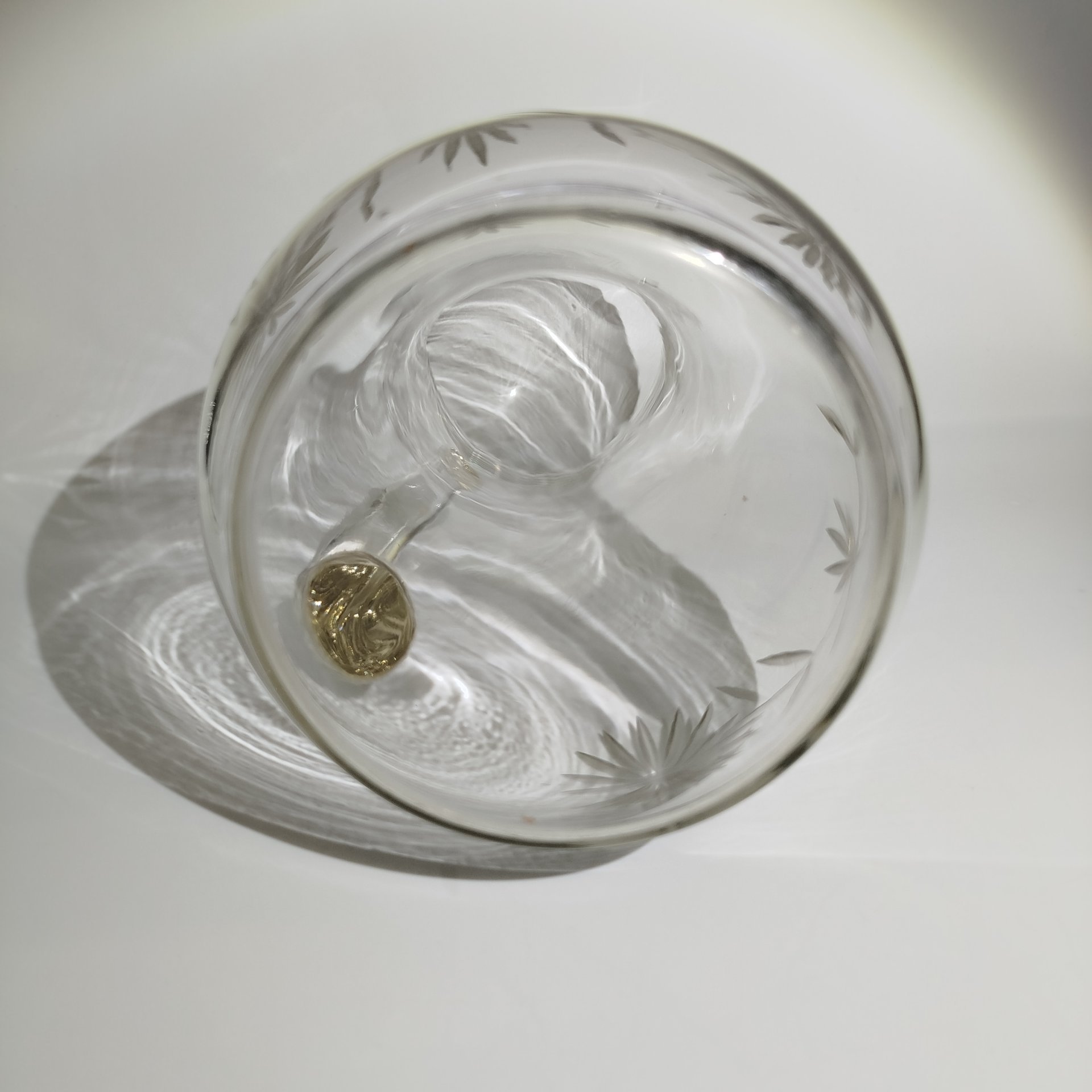 Кувшин, украшеный цветочным декором, стекло, алмазная грань, СССР, 1970-1990 гг.