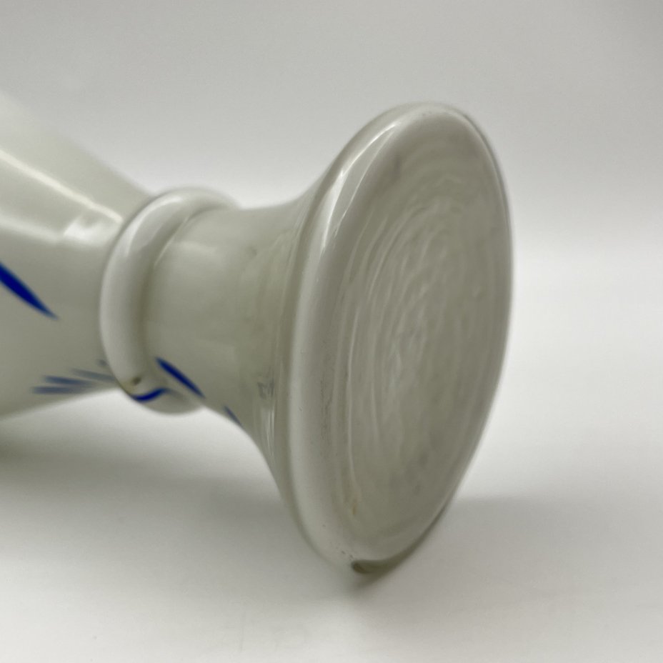 Ваза с фестончатым бортом