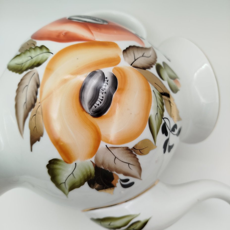 Чайник заварочный (большой) с цветочным декором, фарфор, роспись, золочение, Ленинградский опытный завод (ЛОЗ), СССР, 1984-1991 гг.