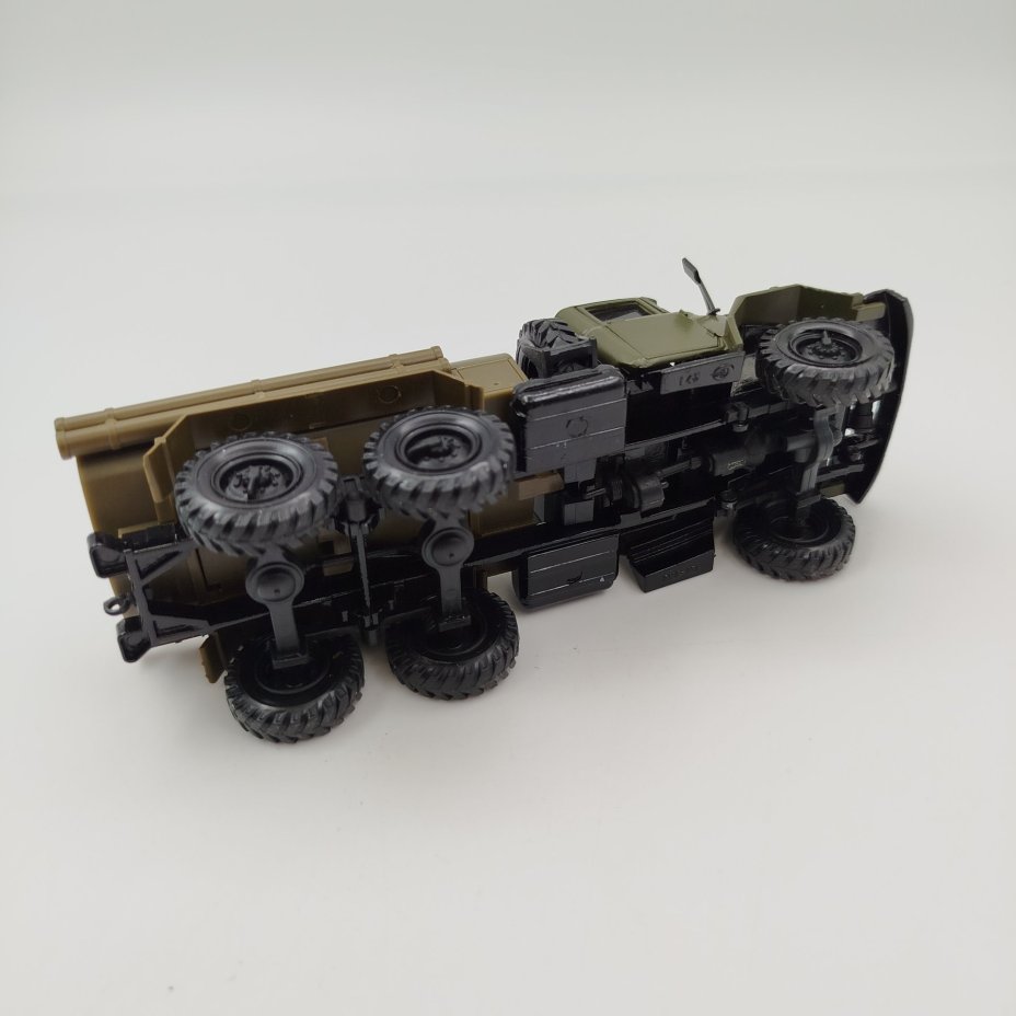 Модель автомобиля "ЗИЛ-131"