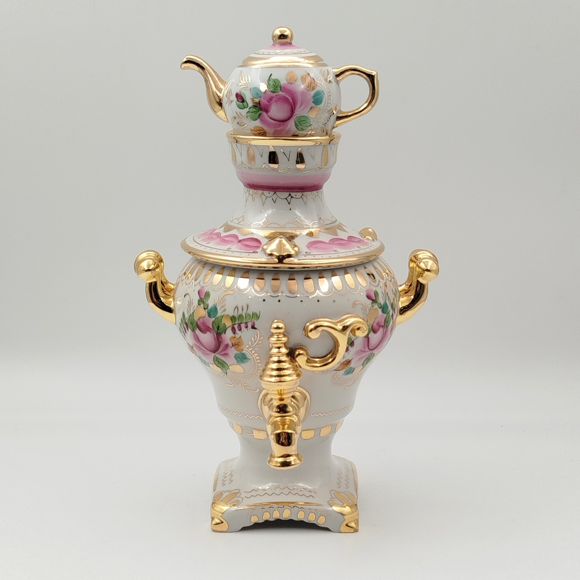 Статуэтка "Самовар с заварочным чайником", фарфор, роспись, золочение, Объединение «Гжель», СССР, 1972-1985 гг.