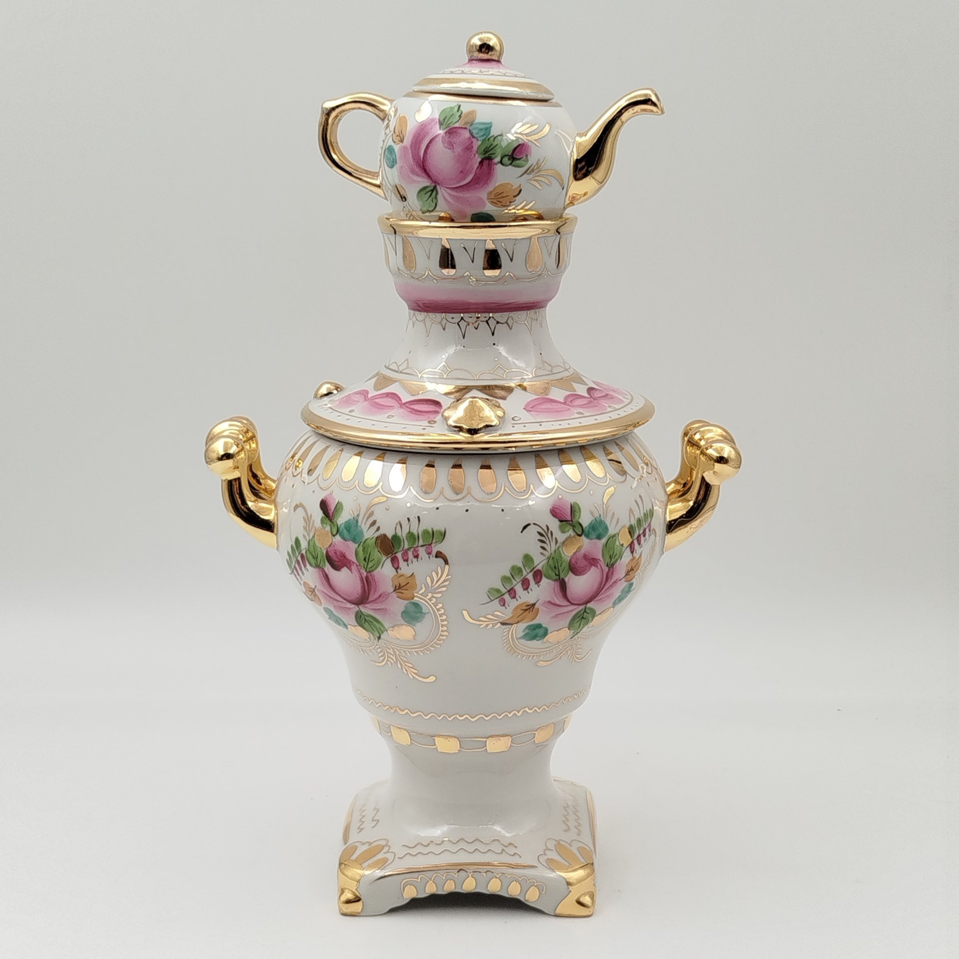 Статуэтка "Самовар с заварочным чайником", фарфор, роспись, золочение, Объединение «Гжель», СССР, 1972-1985 гг.