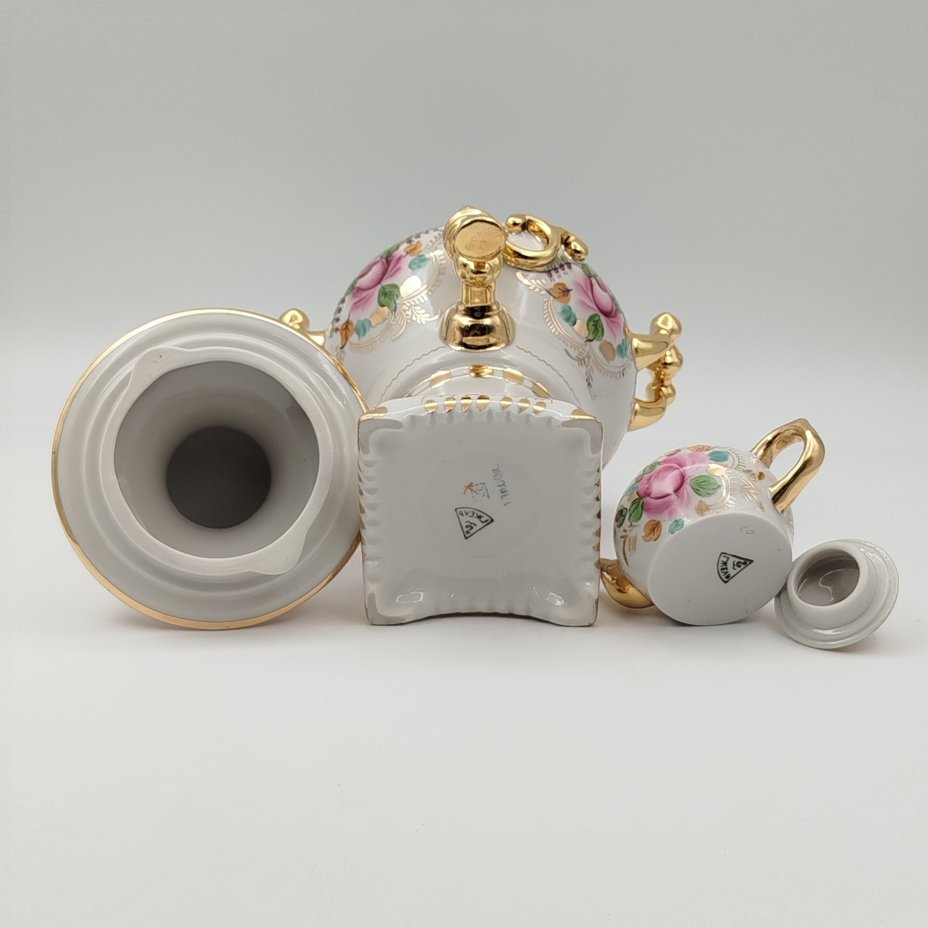 Статуэтка "Самовар с заварочным чайником", фарфор, роспись, золочение, Объединение «Гжель», СССР, 1972-1985 гг.