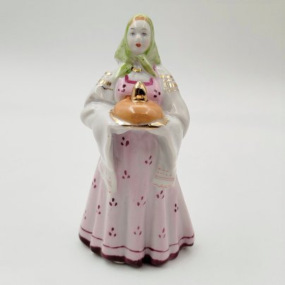 Статуэтка "Добро пожаловать" ("Хлеб да соль"), автор А.Д. Бржезицкая