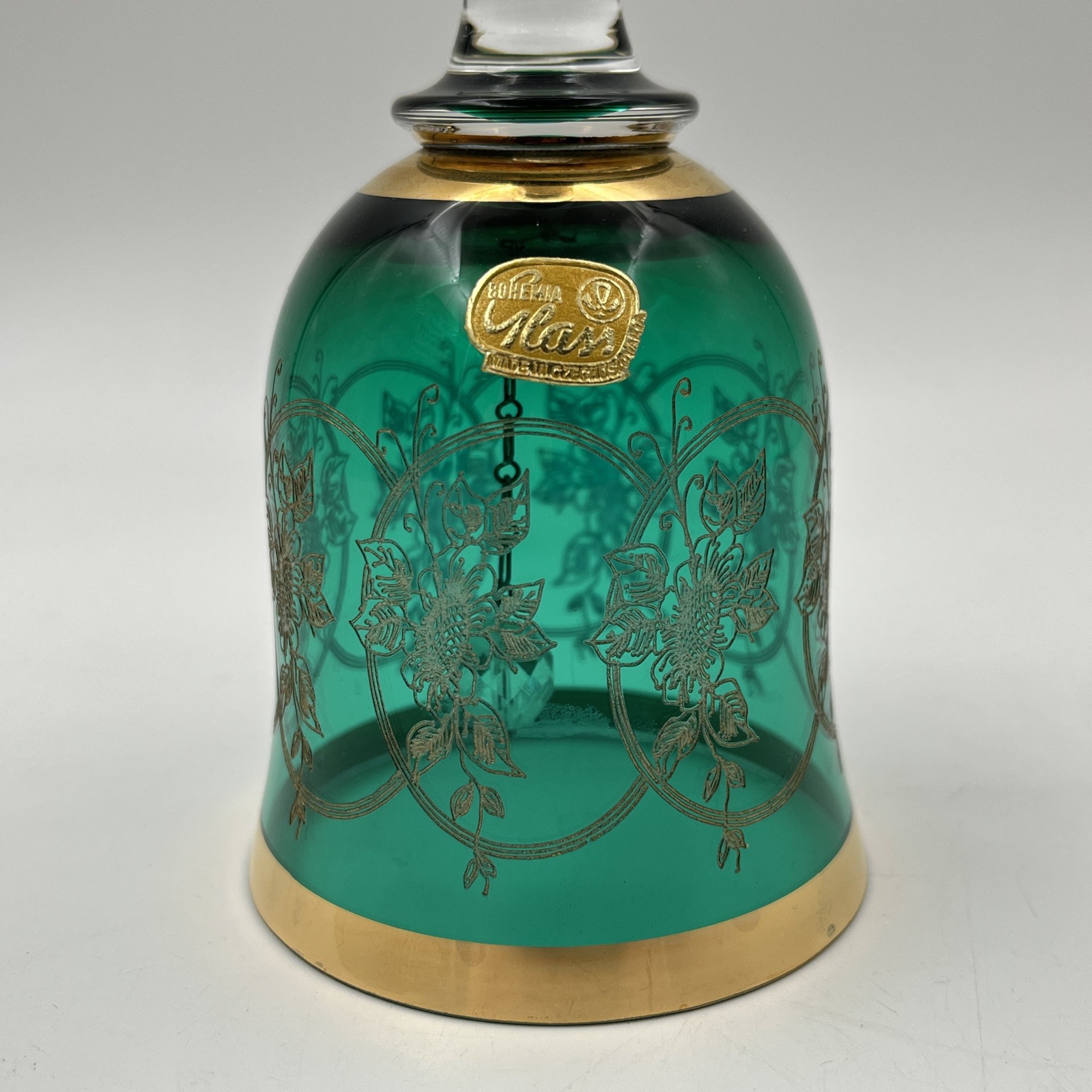 Колокольчик зеленого цвета с узорчатым декором, цветное стекло, золочение, Bohemia Crystal (Bohemia Glass), Чехословакия, 1970-1990 гг.
