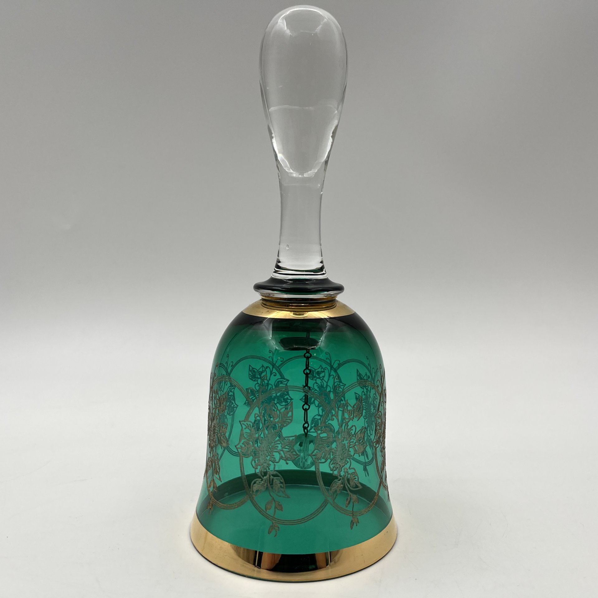Колокольчик зеленого цвета с узорчатым декором, цветное стекло, золочение, Bohemia Crystal (Bohemia Glass), Чехословакия, 1970-1990 гг.