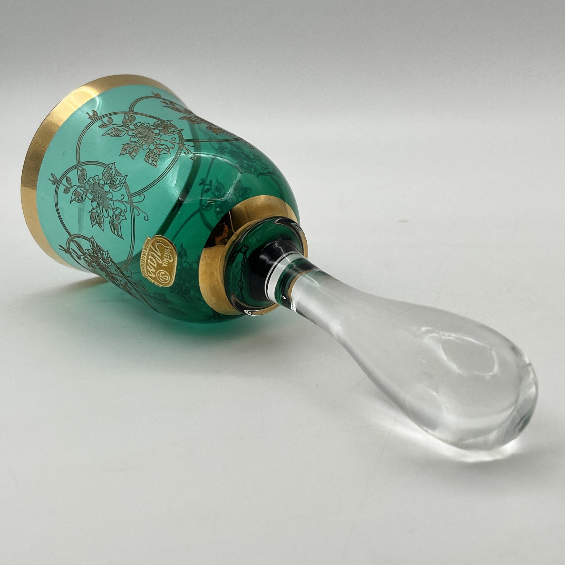 Колокольчик зеленого цвета с узорчатым декором, цветное стекло, золочение, Bohemia Crystal (Bohemia Glass), Чехословакия, 1970-1990 гг.
