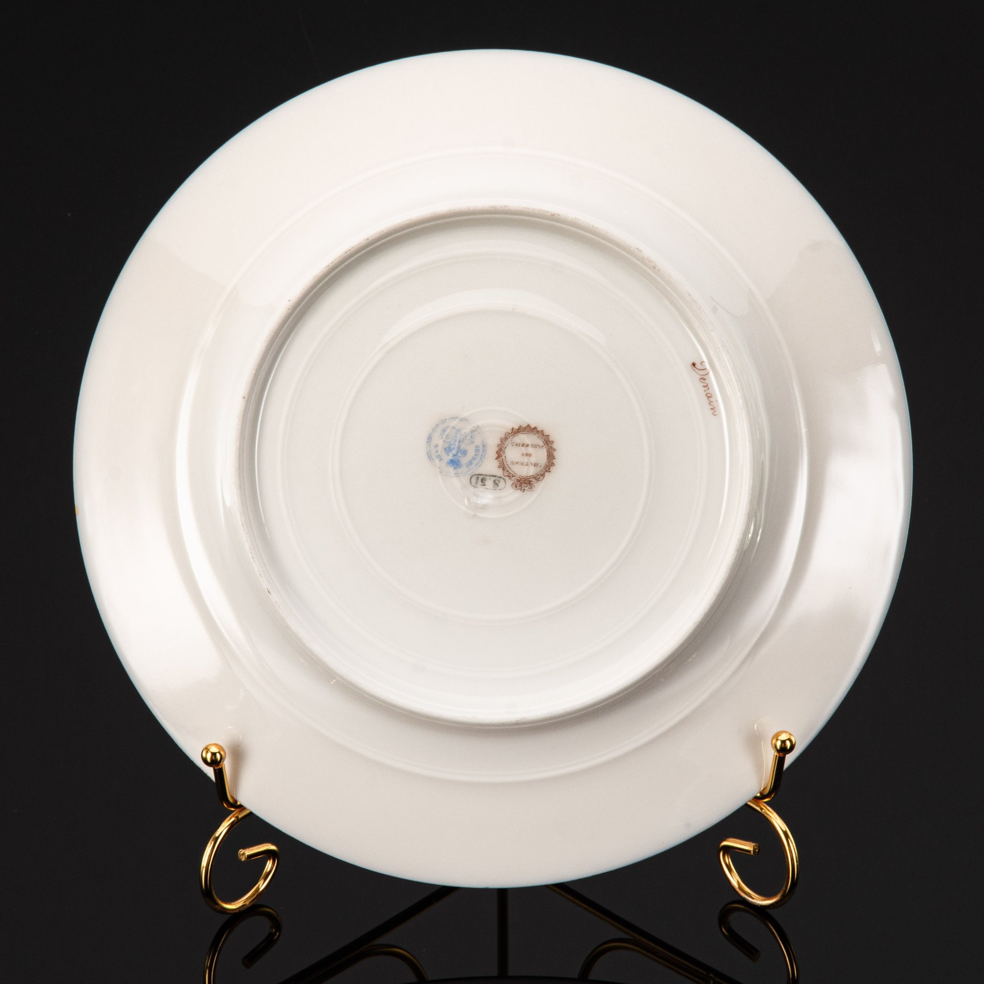 Тарелка декоративная с батальным сюжетом "Битва при Денене" (выполнена для дворца Тюильри "Chateau des Tuileries"), фарфор, крытье кобальтом, золочение, цировка, роспись, Севрская фарфоровая мануфактура (Sevres), Франция, 1844 г.