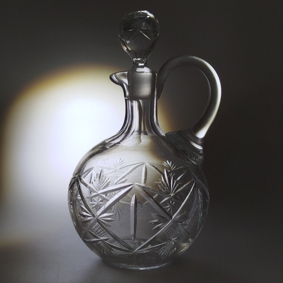 Штоф с растительным рельефным декором, стекло, резьба, СССР, 1970-1990 гг.