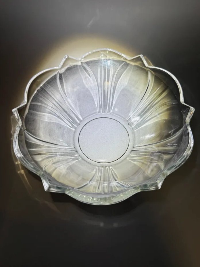 Салатник (фруктовница) с рельефным краем "Цветок", стекло, Дятьковский хрустальный завод, СССР, 1950-1970 гг.