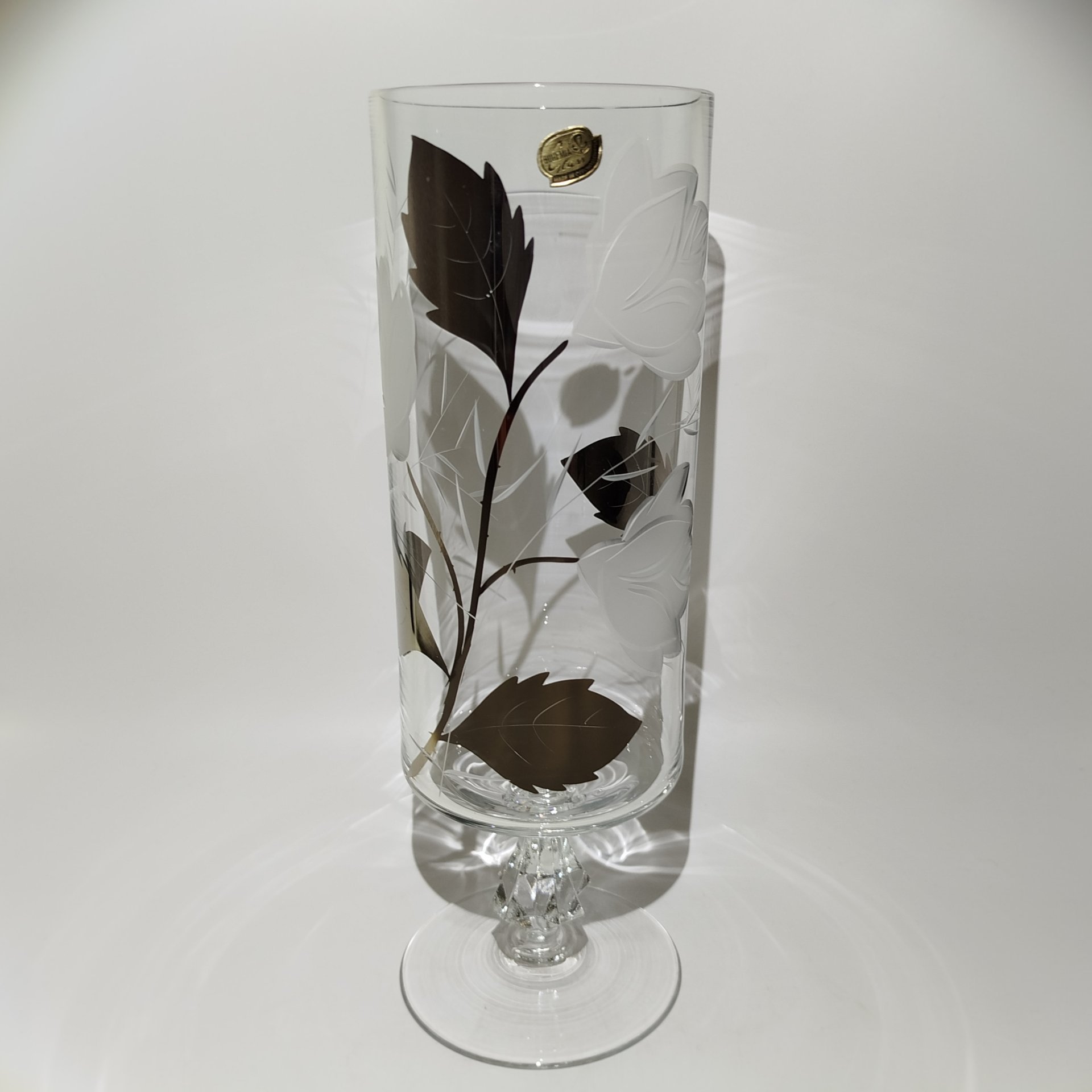Ваза с декором в виде ветки роз, хрусталь, матирование, серебрение, Bohemia Crystal (Bohemia Glass), Чехословакия, 1970-1990 гг., Bohemia Crystal (Bohemia Glass)