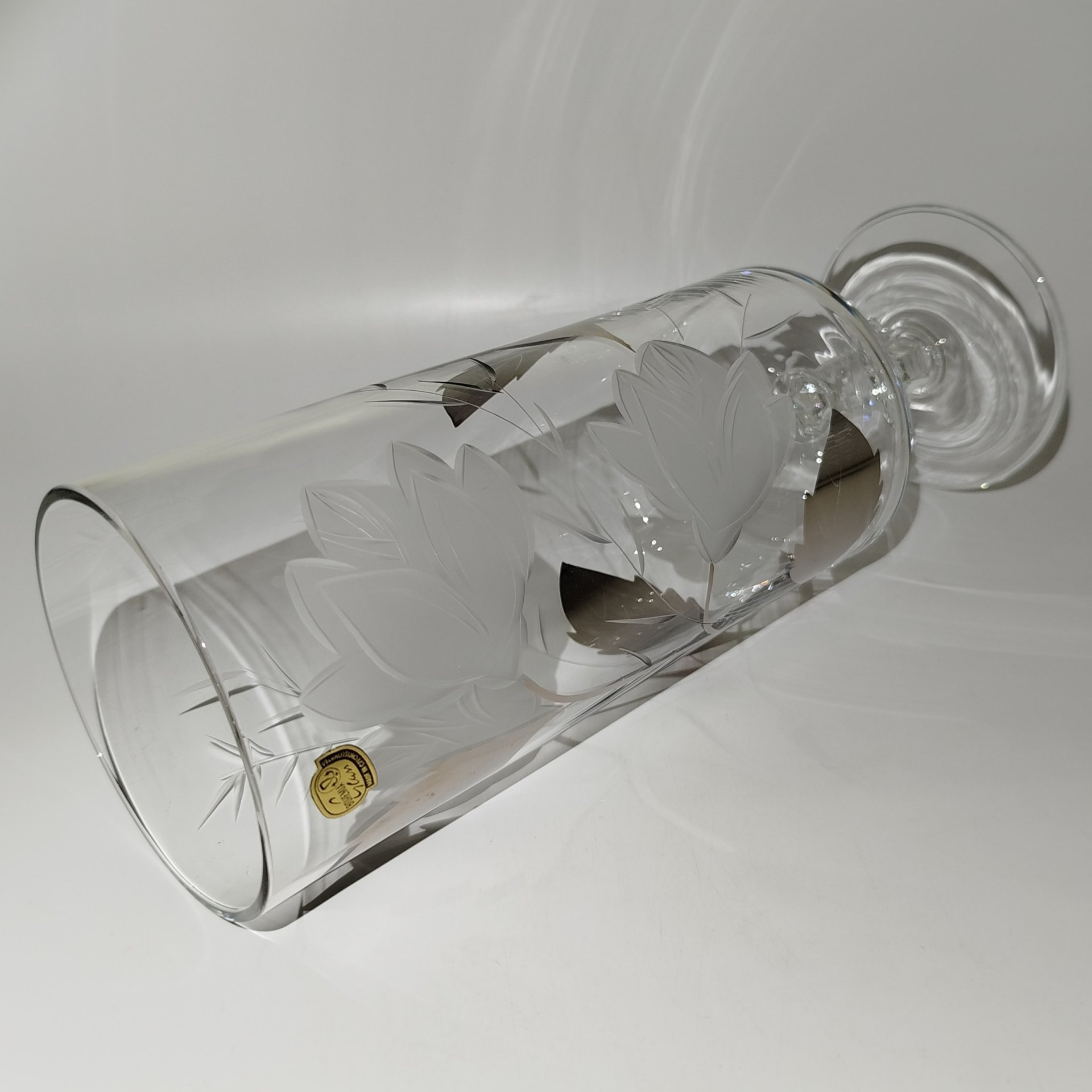 Ваза с декором в виде ветки роз, хрусталь, матирование, серебрение, Bohemia Crystal (Bohemia Glass), Чехословакия, 1970-1990 гг., Bohemia Crystal (Bohemia Glass)