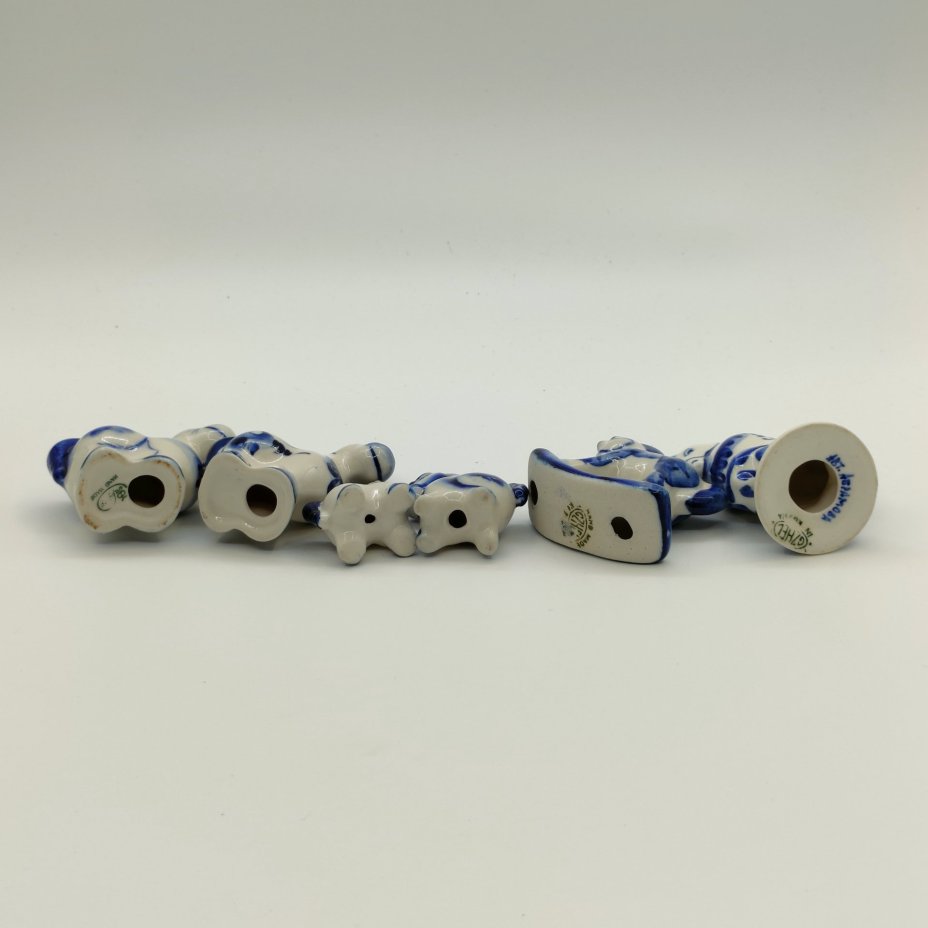 Набор из шести миниатюрных статуэток "Лошади", Гжель