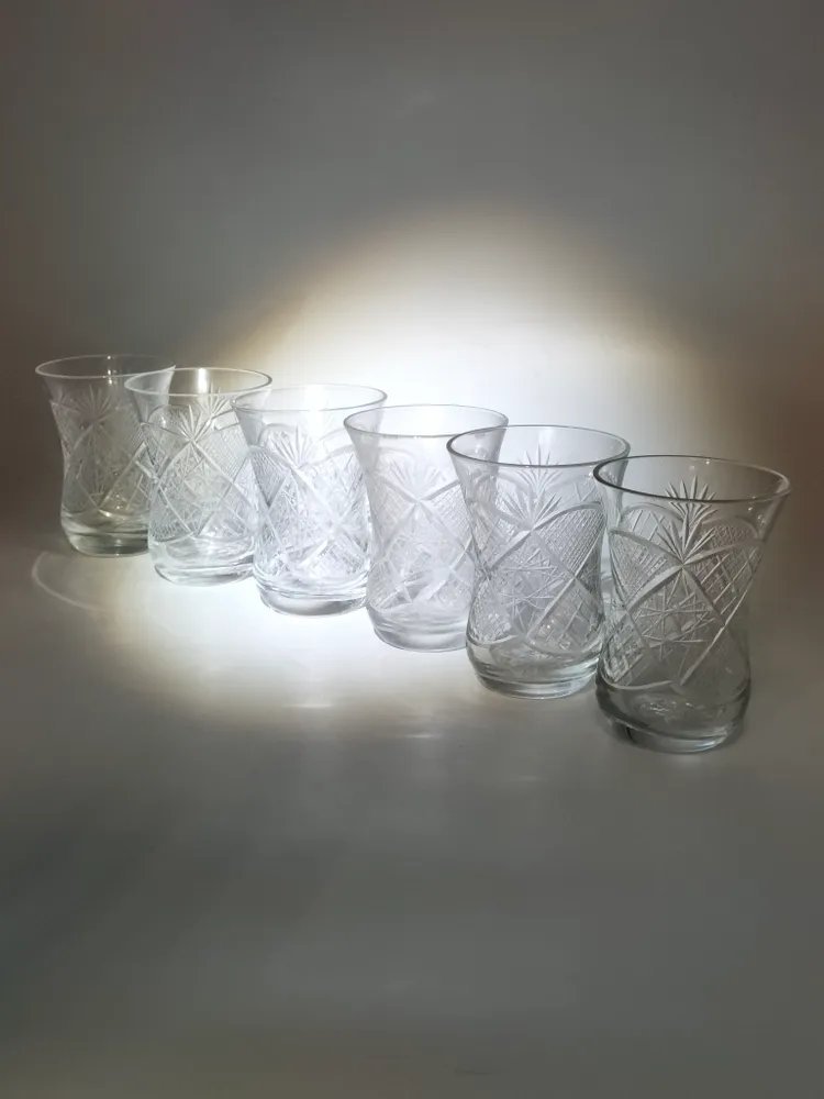 Набор из 6-ти стаканов армуду для чая по-восточному с растительным декором, стекло, резьба, СССР, 1970-1990 гг.