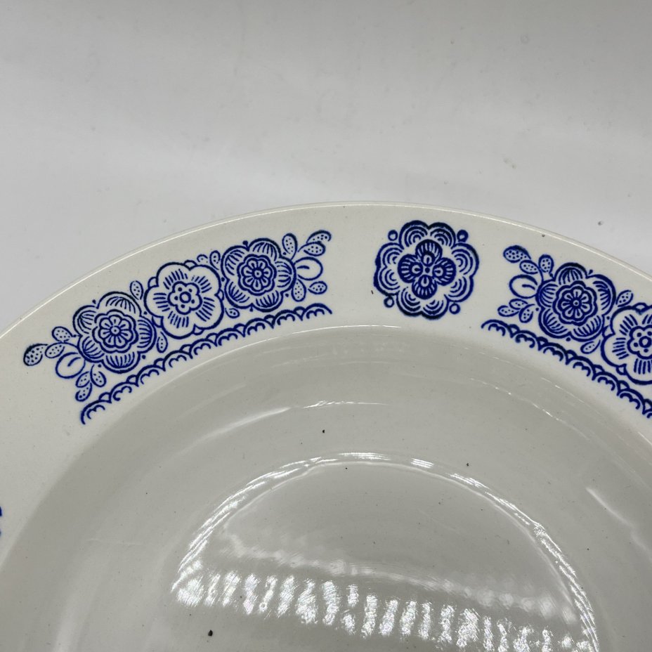 Набор из 4 суповых тарелок с цветочным декором, фаянс, деколь, Конаковский фаянсовый завод им. М.И. Калинина (ЗиК Конаково), СССР, 1960-1990 гг.