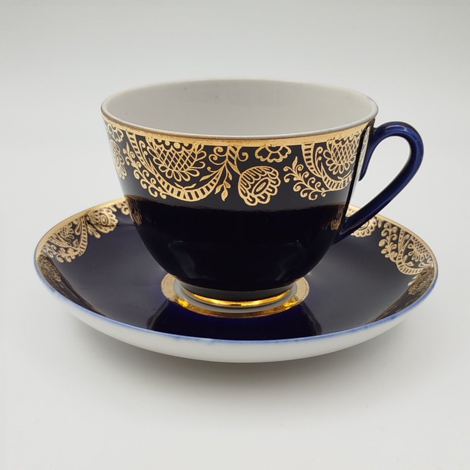 Пара чайная "Золотой фриз", автор формы С. Е. Яковлева, автор рисунка К. Г. Косенкова