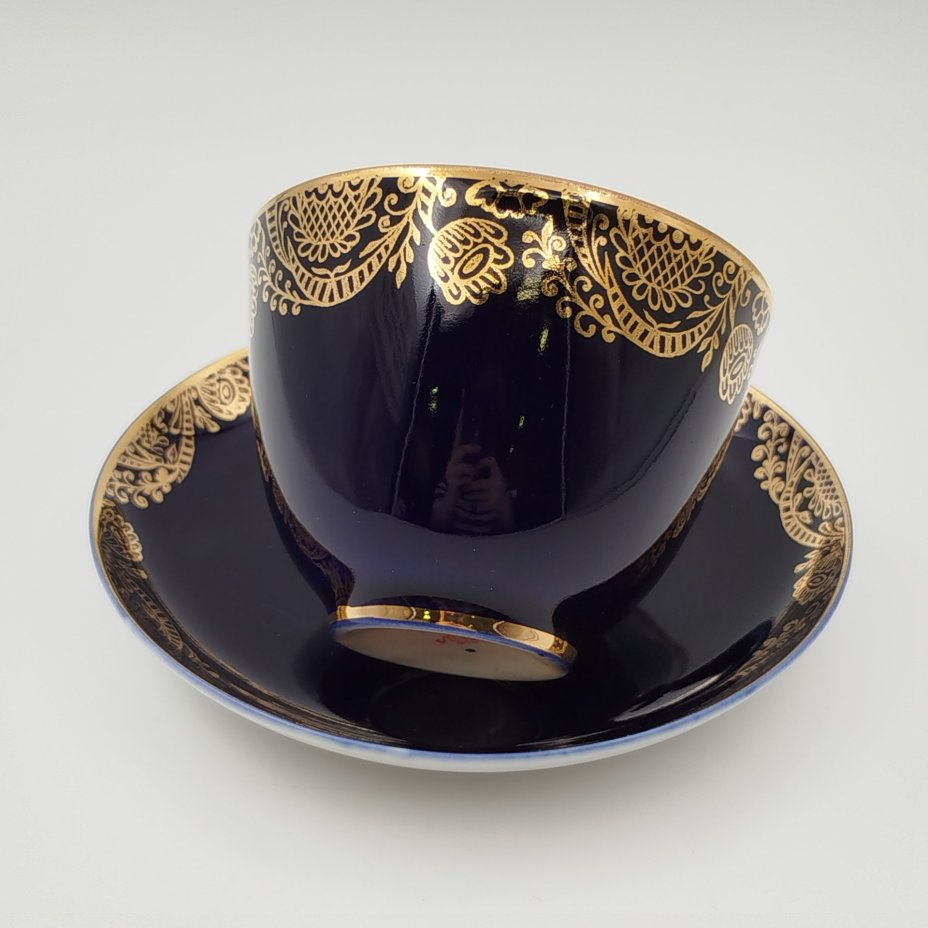 Пара чайная "Золотой фриз", автор формы С. Е. Яковлева, автор рисунка К. Г. Косенкова