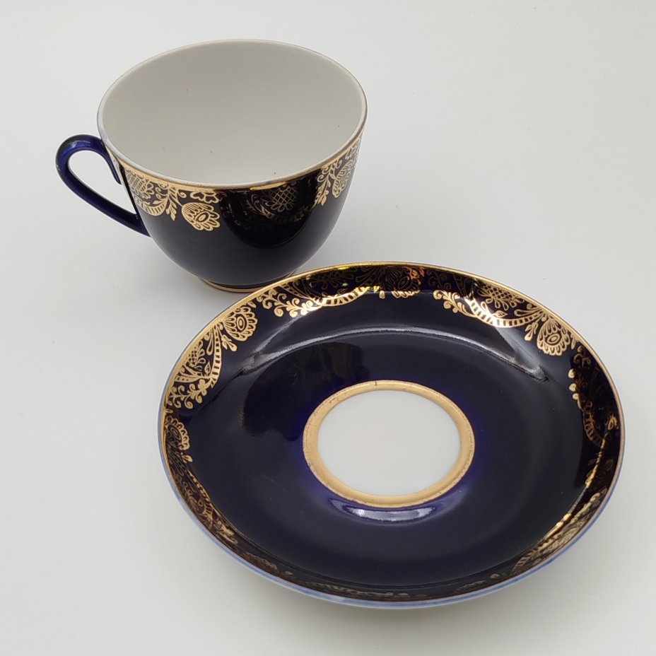 Пара чайная "Золотой фриз", автор формы С. Е. Яковлева, автор рисунка К. Г. Косенкова