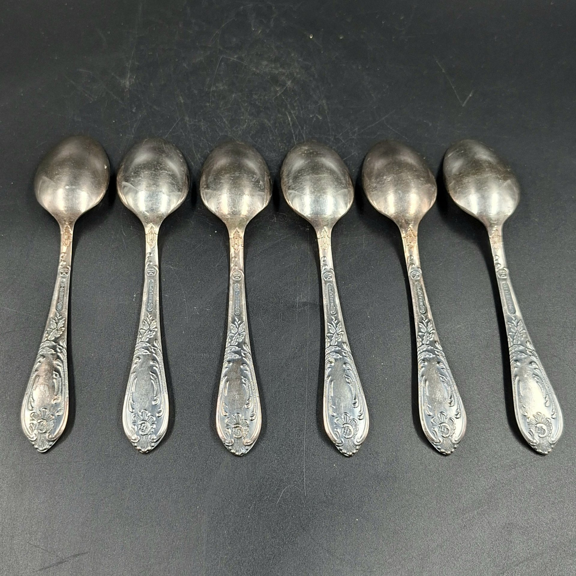 Набор из шести чайных ложек с растительным декором, мНЦ (медь-никель-цинк), Вольнянский завод столовых приборов им. Шевченко (ЗiШ, ЗиШ), СССР, 1960-1980 гг.