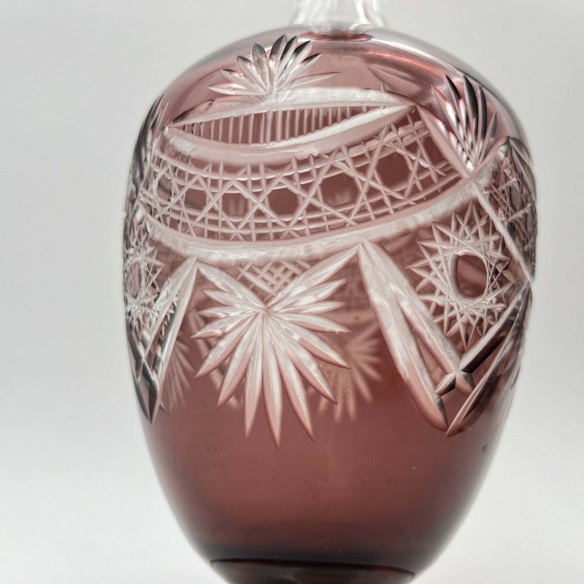 Штоф, украшенный геометрическим декором, стекло, алмазная грань, Дятьковский хрустальный завод, СССР, 1960-1980 гг.