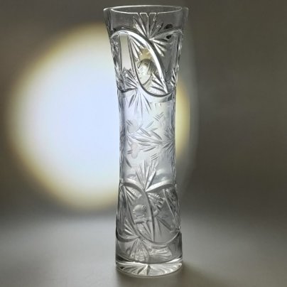 Ваза для цветов с резным растительным декором, стекло, резьба, матирование, Первомайский стекольный завод, Российская Федерация, 1990-2015 гг.