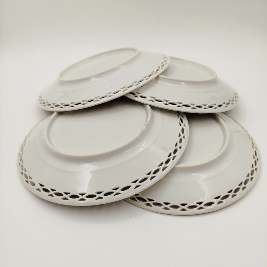 Набор десертных тарелок с прорезным бортом "Ягоды и фрукты" на 4 персоны