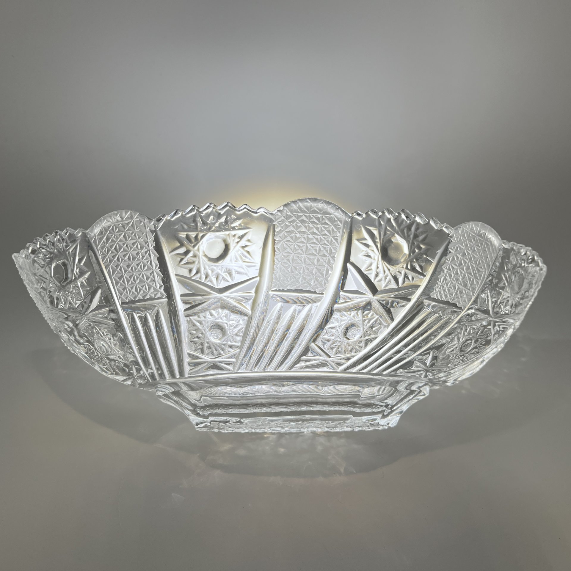 Салатник (фруктовница) с рельефным декором