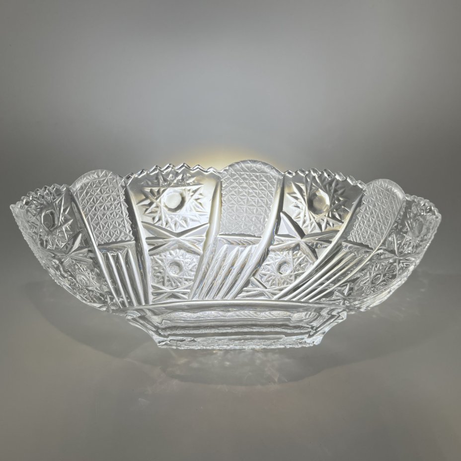 Салатник (фруктовница) с рельефным декором