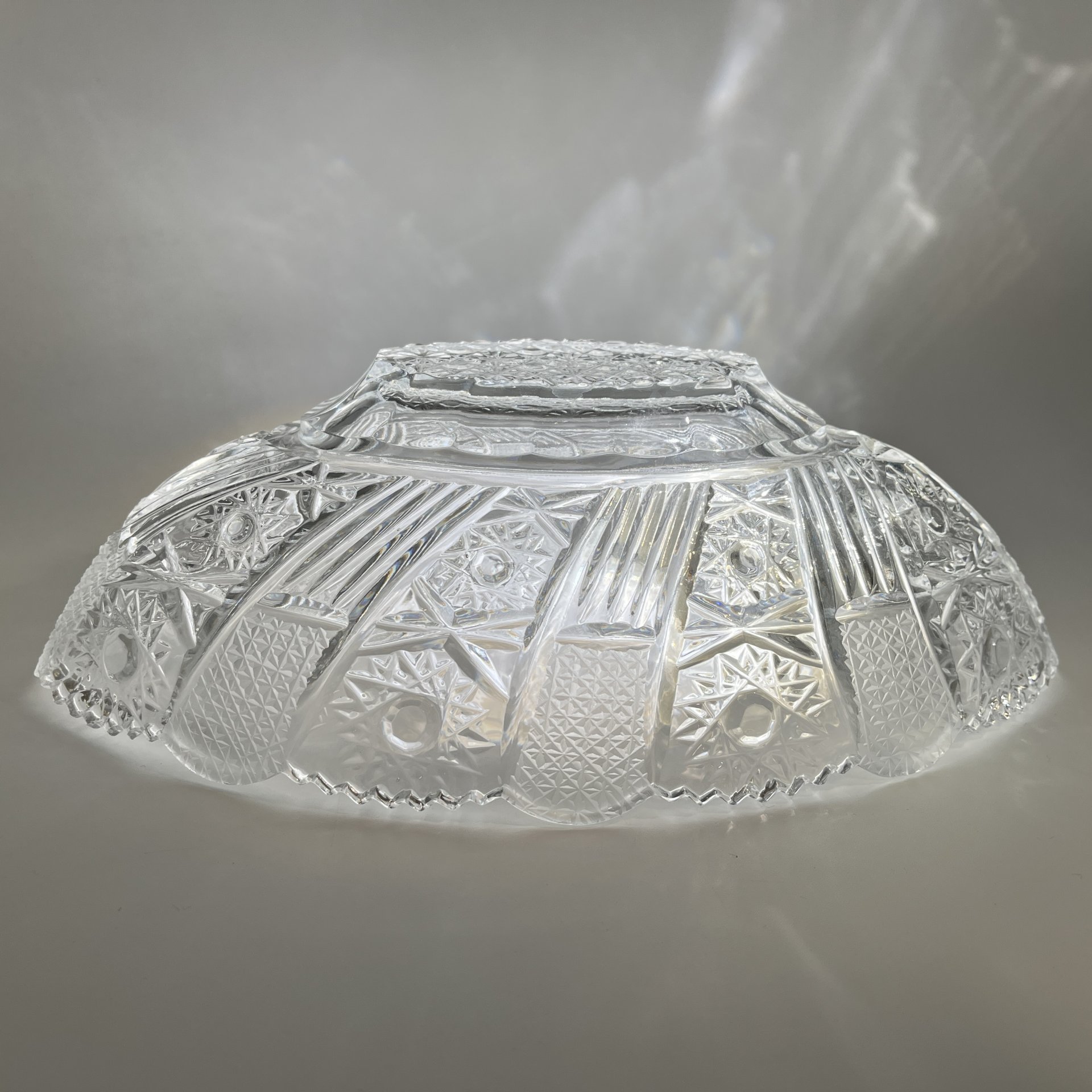 Салатник (фруктовница) с рельефным декором