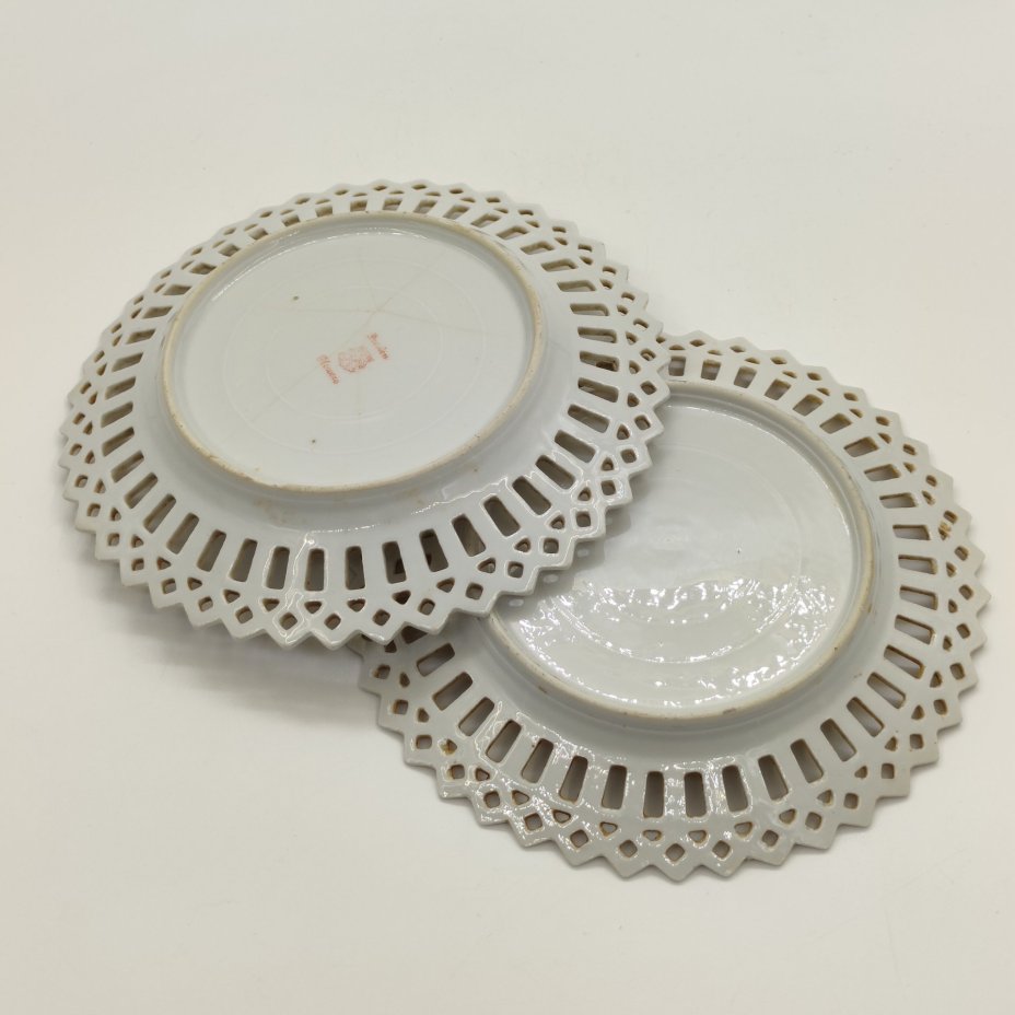 Пара тарелок с прорезным бортом и цветочным декором, фарфор, деколь, золочение, Carl Schumann, Arzberg, Bavaria, Германская империя, 1900-1918 гг.