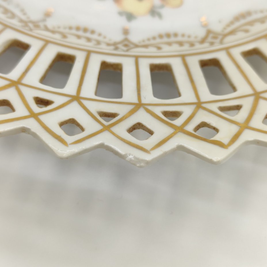 Пара тарелок с прорезным бортом и цветочным декором, фарфор, деколь, золочение, Carl Schumann, Arzberg, Bavaria, Германская империя, 1900-1918 гг.