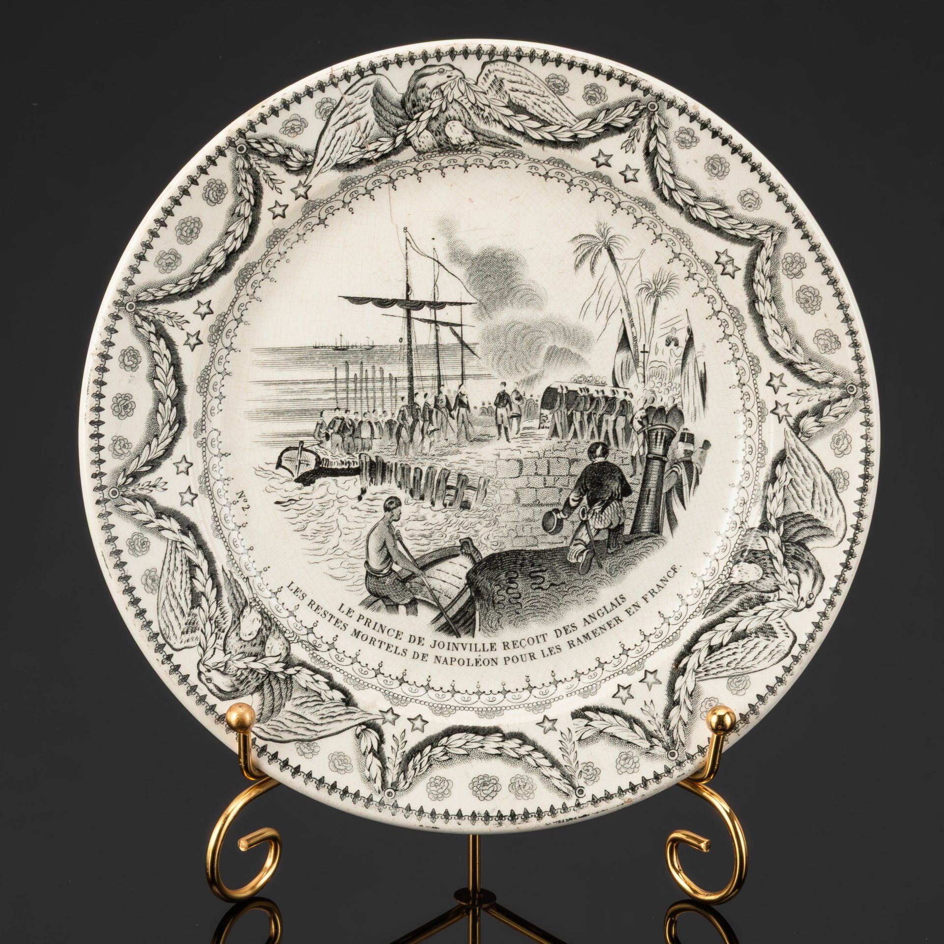 Декоративная тарелка "Передача останков Наполеона англичанами принцу де Жуанвилю в 1840 году", фирма Lebeuf Milliet & Cie ("Creil at Montereau Faïenceries"), фаянс, деколь, Франция, 1854-1859 гг.