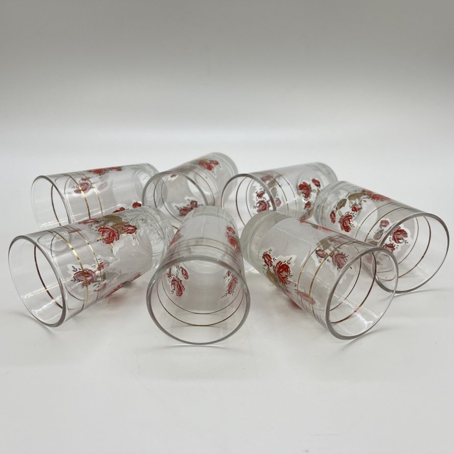 Набор из 7-ми небольших стаканов (стопок), украшенных цветочным декором, стекло, деколь, золочение, Cerve, Италия, 2000-2010 гг.