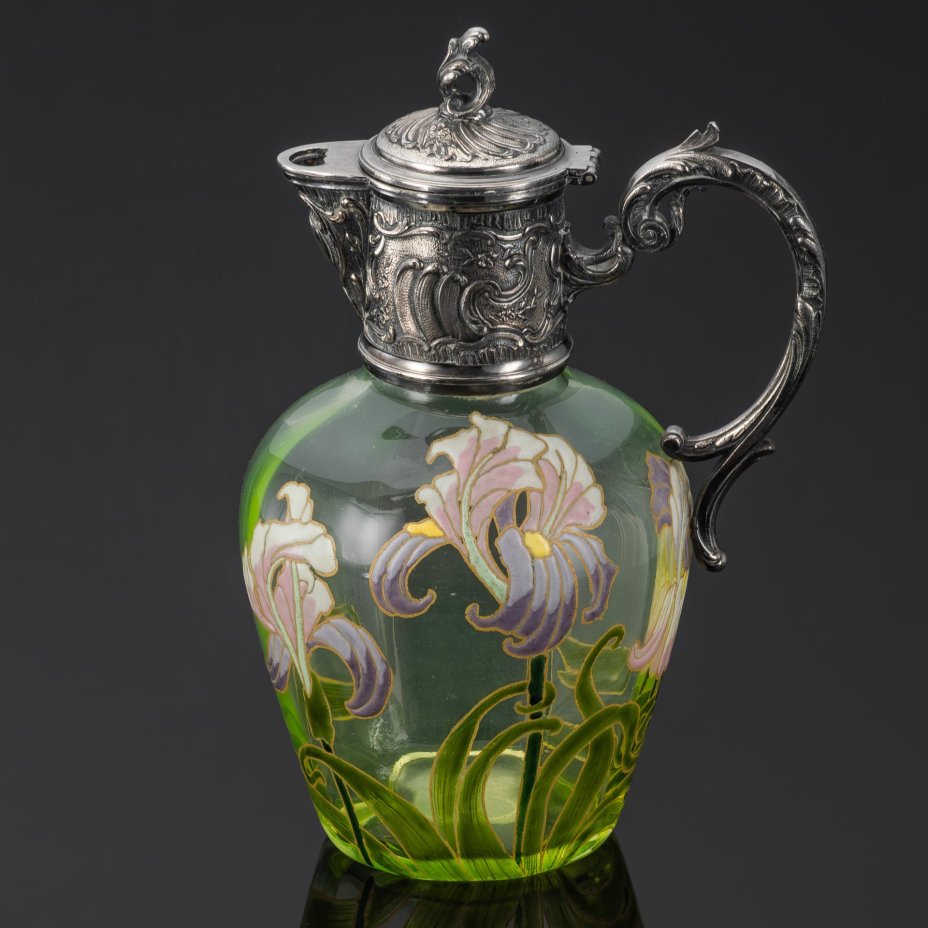Кувшин в стиле модерн с изображением ирисов, стекло, урановое, роспись эмалями, металл, серебрение, Западная Европа, 1890-1910 гг.