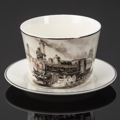 Чайная пара "Железная дорога", фарфор, роспись, серебрение, Российская Федерация, 2025 г.