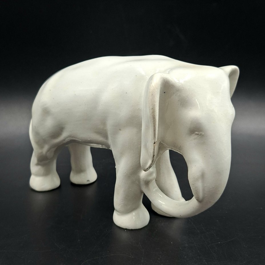 Статуэтка "Слон", фаянс, глазурь, Кировский фаянсовый завод, СССР, 1940-1960 гг.