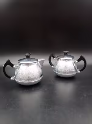 Комплект из сахарницы и молочника с цветочным декором