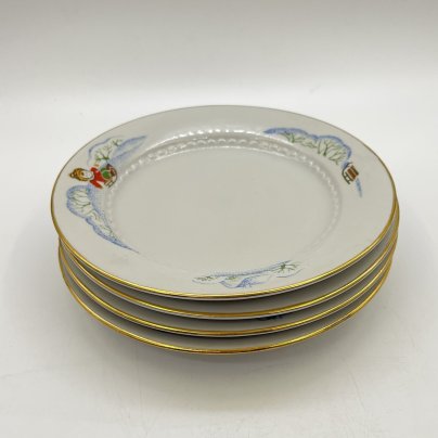 4 десертные тарелки из набора детской посуды "Зимние забавы", автор формы В. Г. Спица, фарфор, деколь, золочение, Тернопольский фарфоровый завод, СССР, 1970-1990 гг.