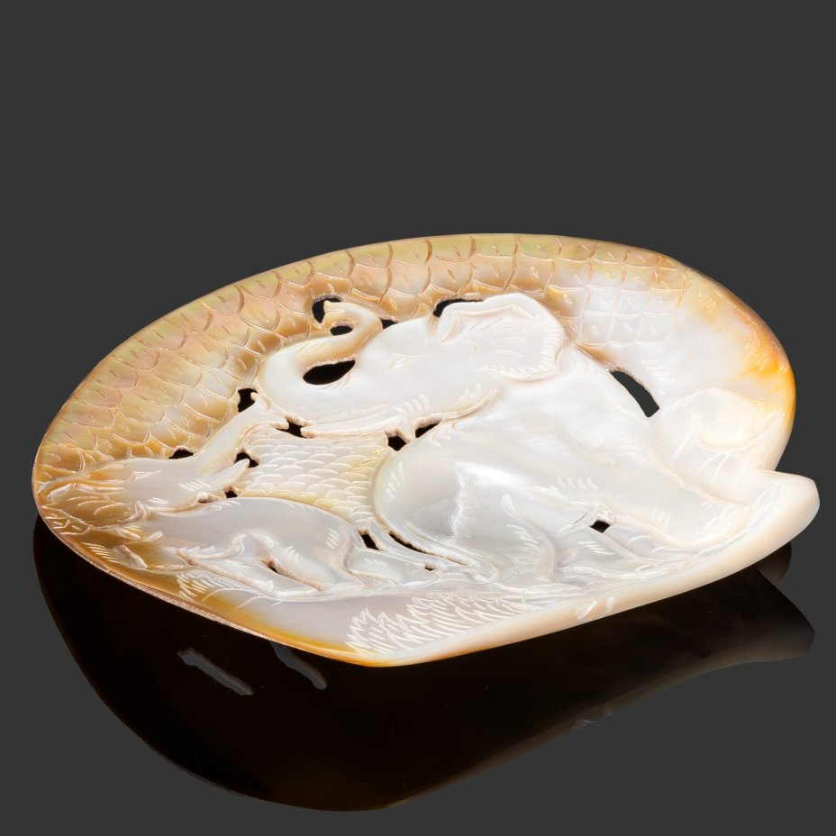 Панно декоративное "Слоны", перламутр раковины, резьба