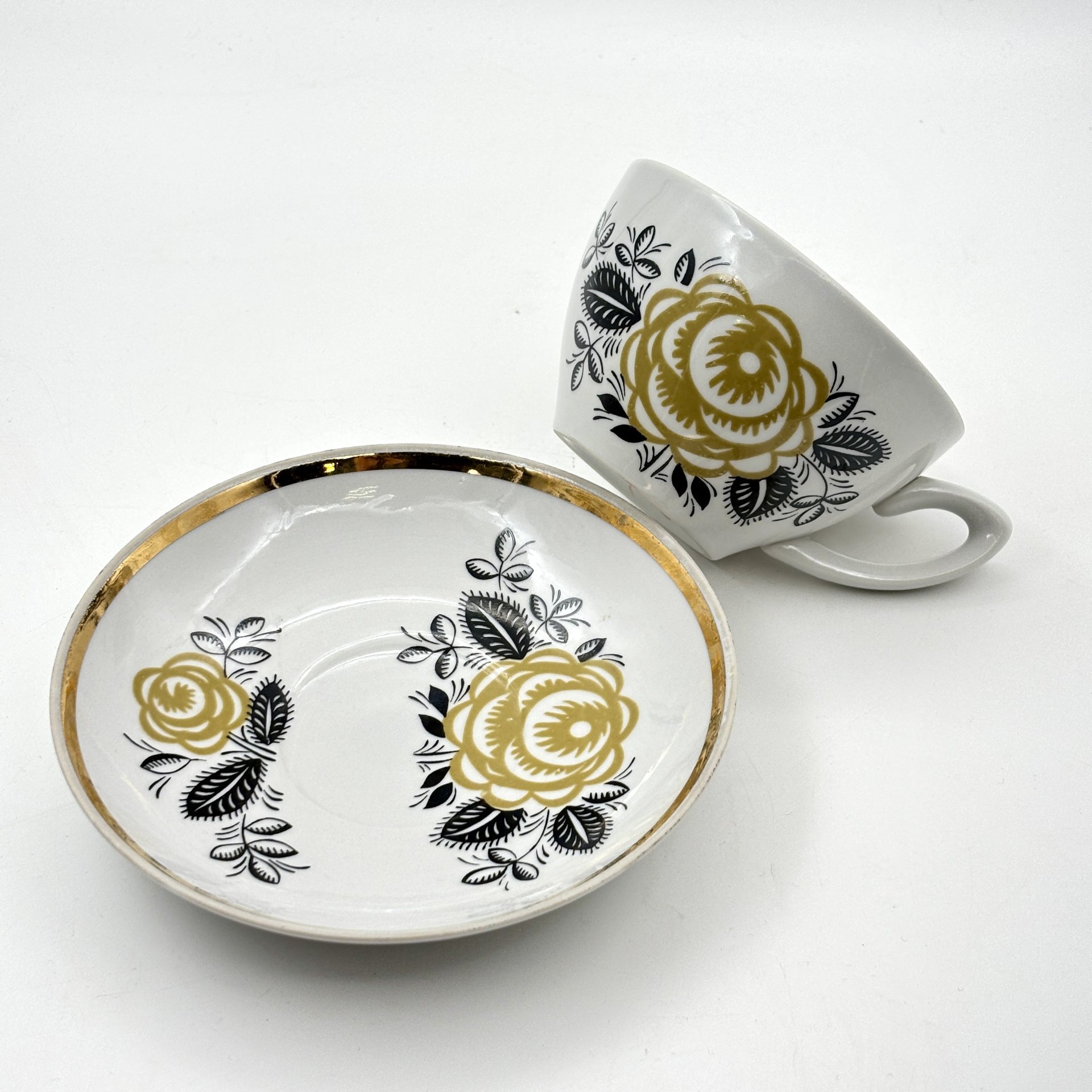 Чайная пара (большая) "Желтая роза", фарфор, деколь, золочение, Богдановичский фарфоровый завод, СССР, 1978-1991 гг.