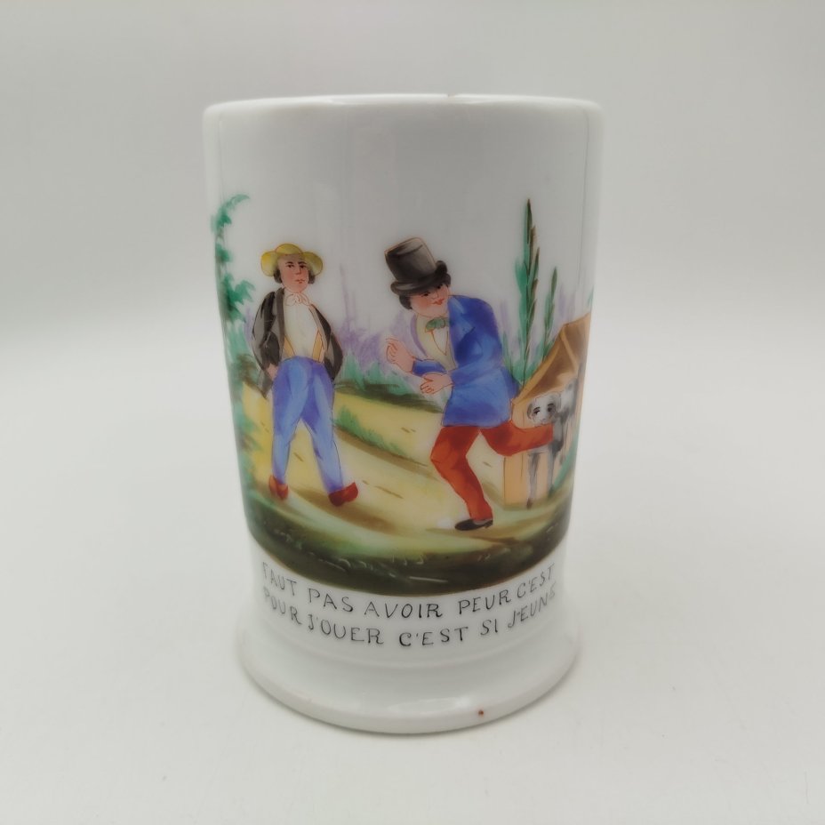 Кружка с изображением забавной сценки, фарфор, роспись, Франция, 1930-1970 гг.